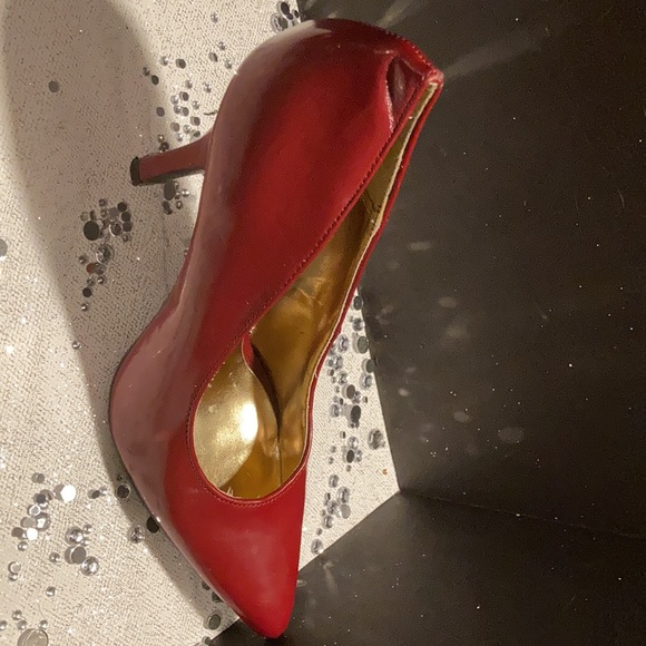 Kelly & Katie patent leather red high heels - Picture 15 of 16